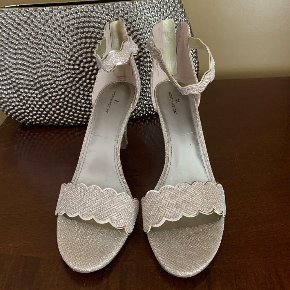 Gold sparkle Heels. Size 11.